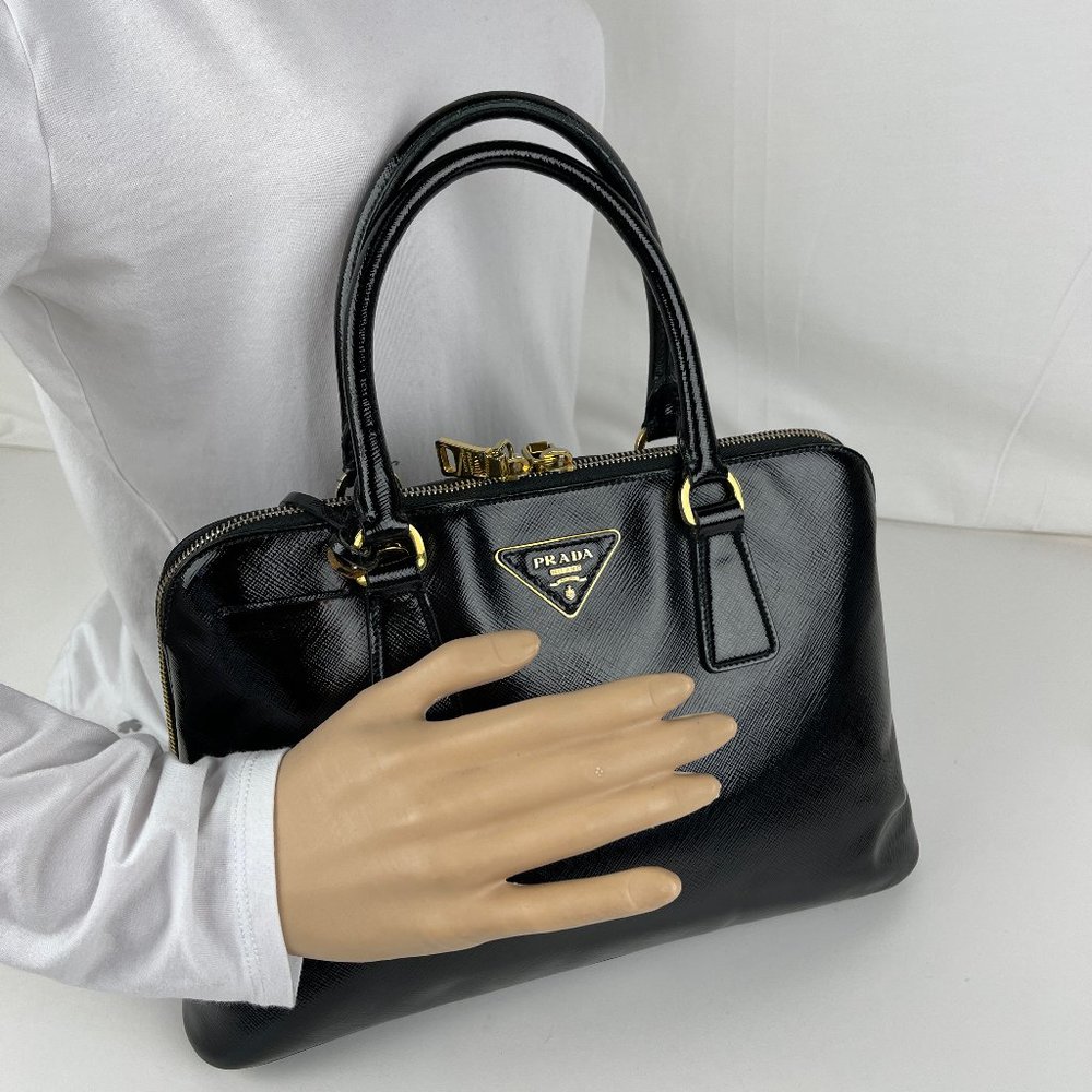 Prada Luxurious Black Leather Satchel - Picture 4 of 12
